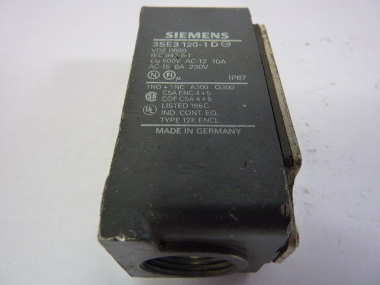 Siemens 3SE3-120-1D Limit Switch Series-D 1NO 1NC USED