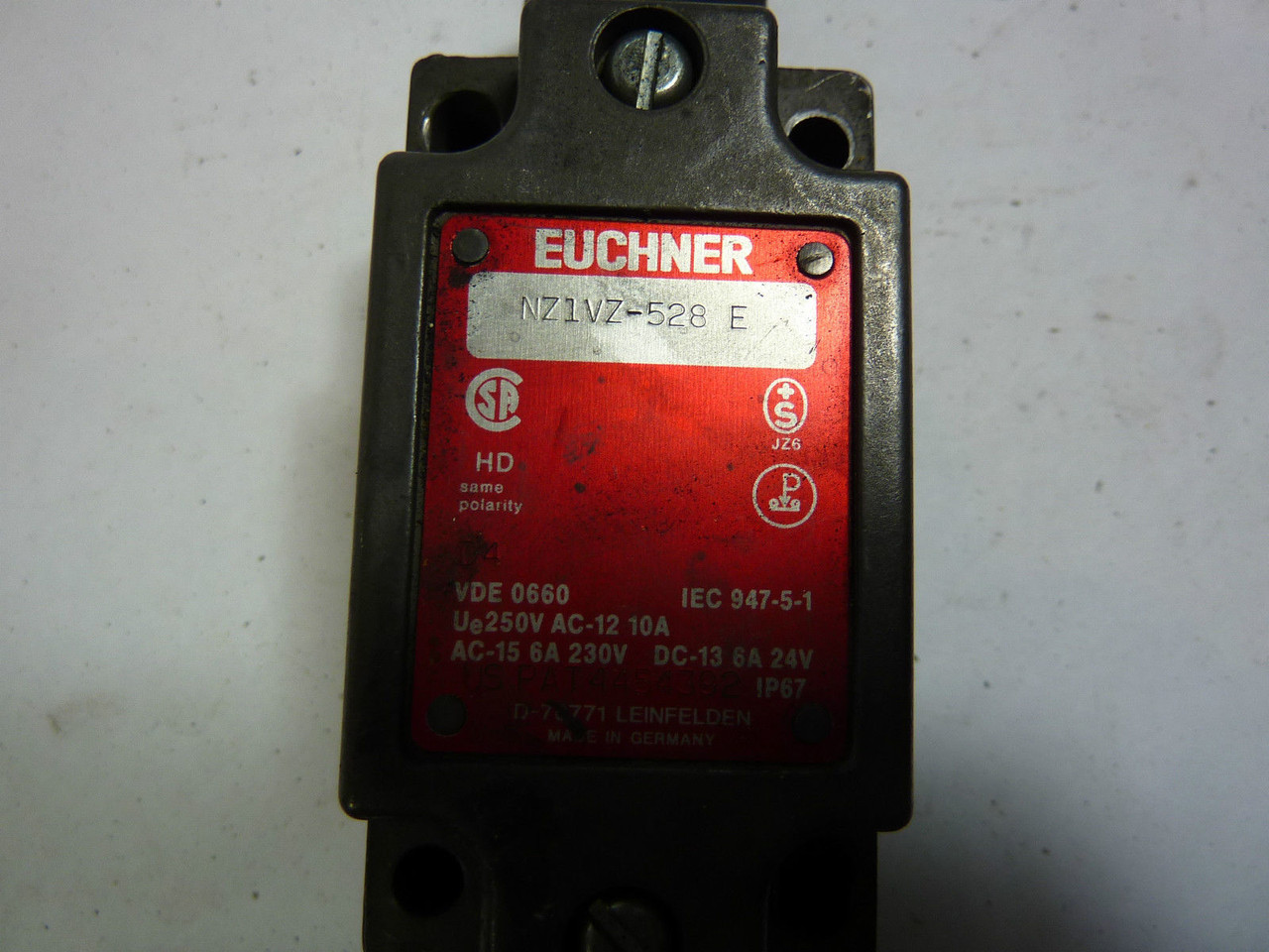 Euchner N71VZ-528 Limit Switch 6 Amp 230V USED