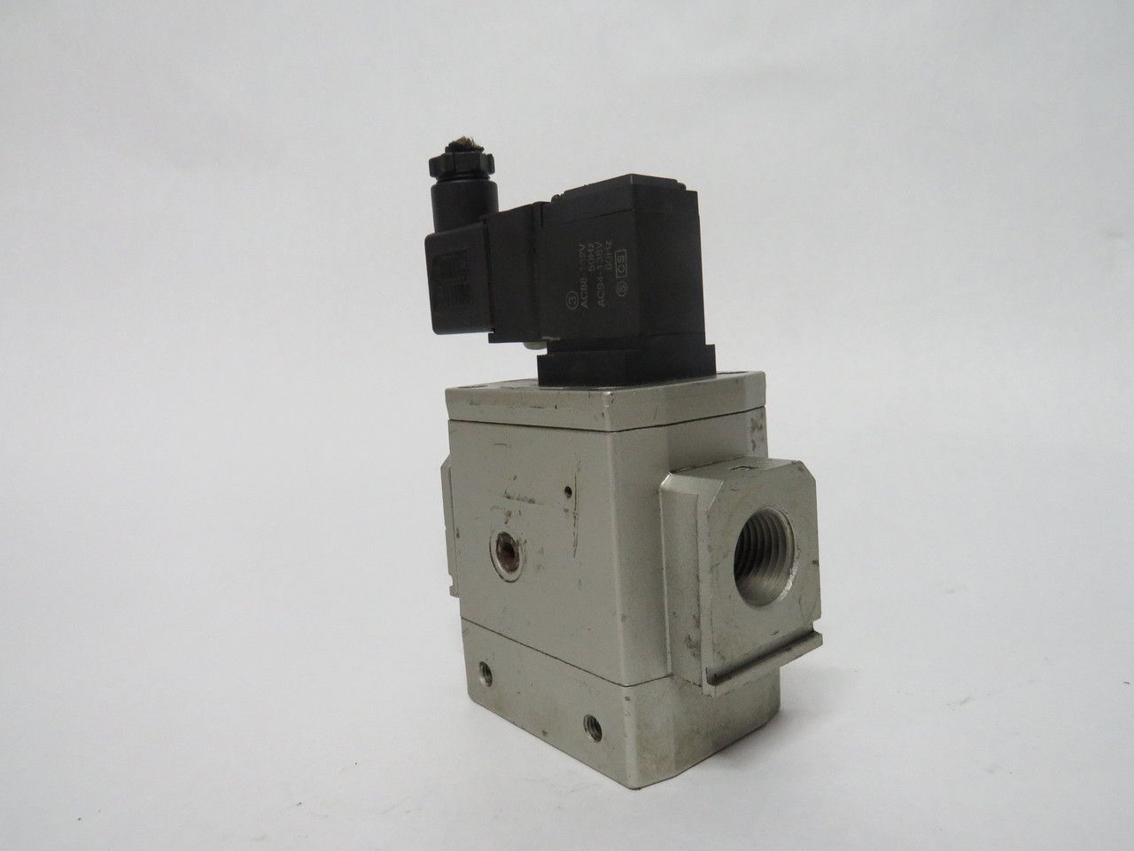 SMC NAV4000-N04-3DZ Soft Start Valve 110-120V 0.2~1.0MPa USED