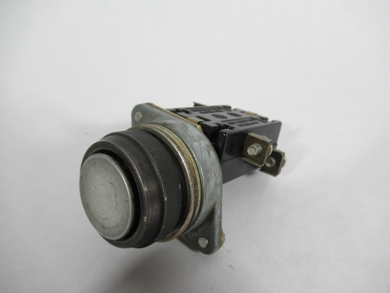 General Electric UA402A Metal Vintage Heavy Duty Push Button 1NO 1NC USED