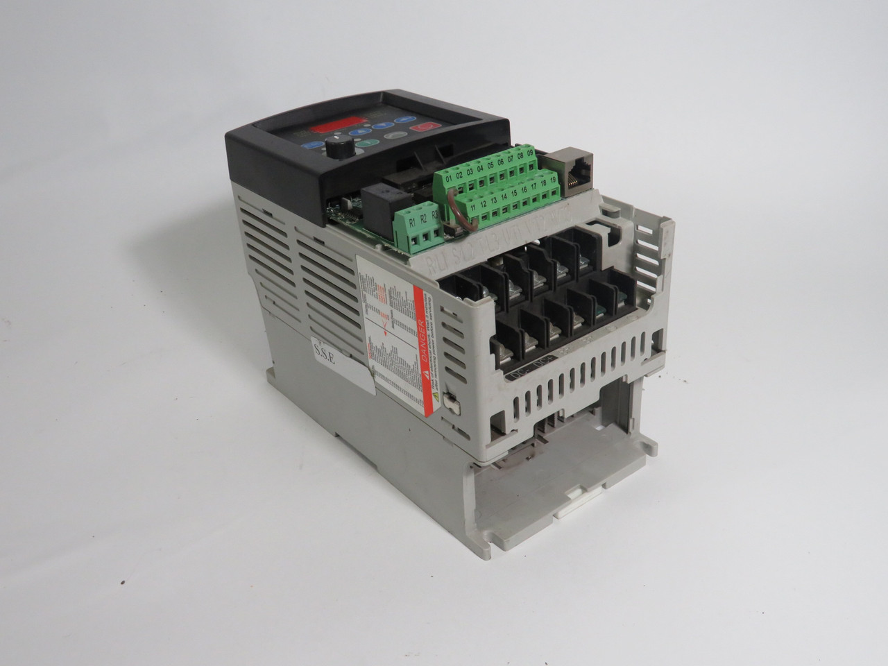 Allen-Bradley 22B-E1P7N104 AC Drive 0.75kW/1.0HP 3Ph 0-575V 2.55A 0-400Hz AS IS