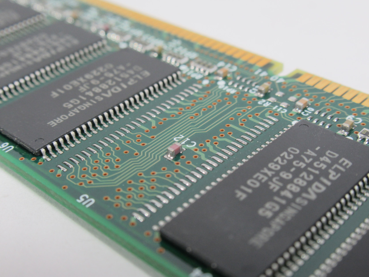 Elpida MC-4532CD647XFA-A75 SDRam Memory Module 256MB 133MHz USED