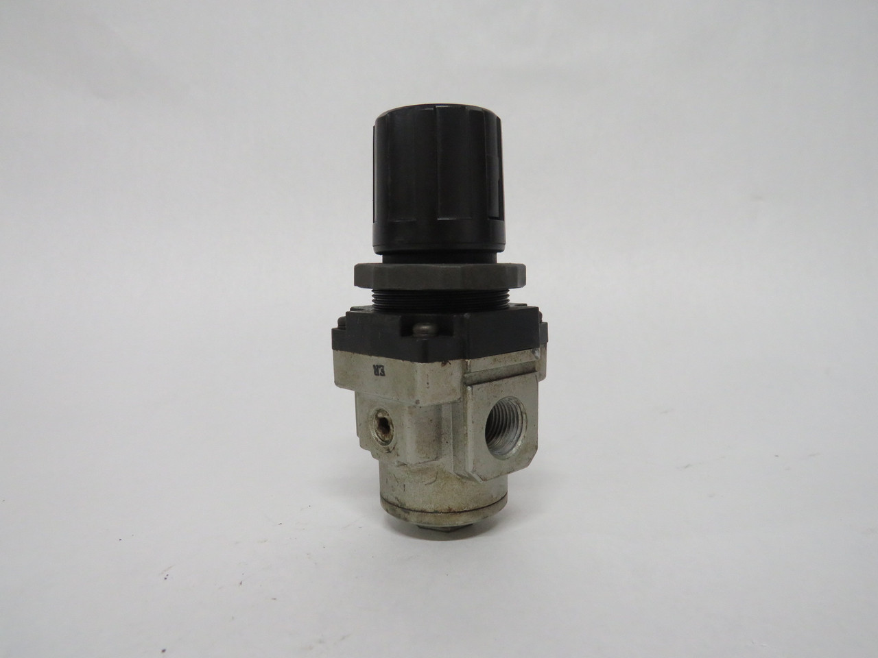 SMC NAR3000-N03 Pneumatic Regulator w/o Gauge 3/8 NPT 7-125psi COSMETIC DMG USED