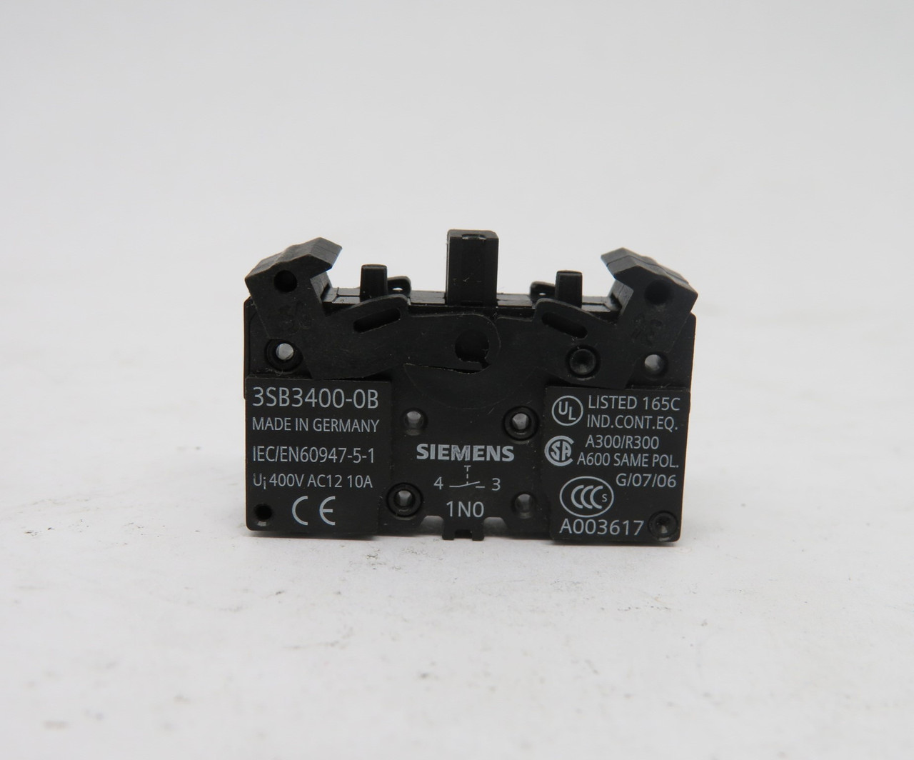Siemens 3SB3202-2KA11 Selector Switch 2 Position 2mm *OPEN BOX* NEW