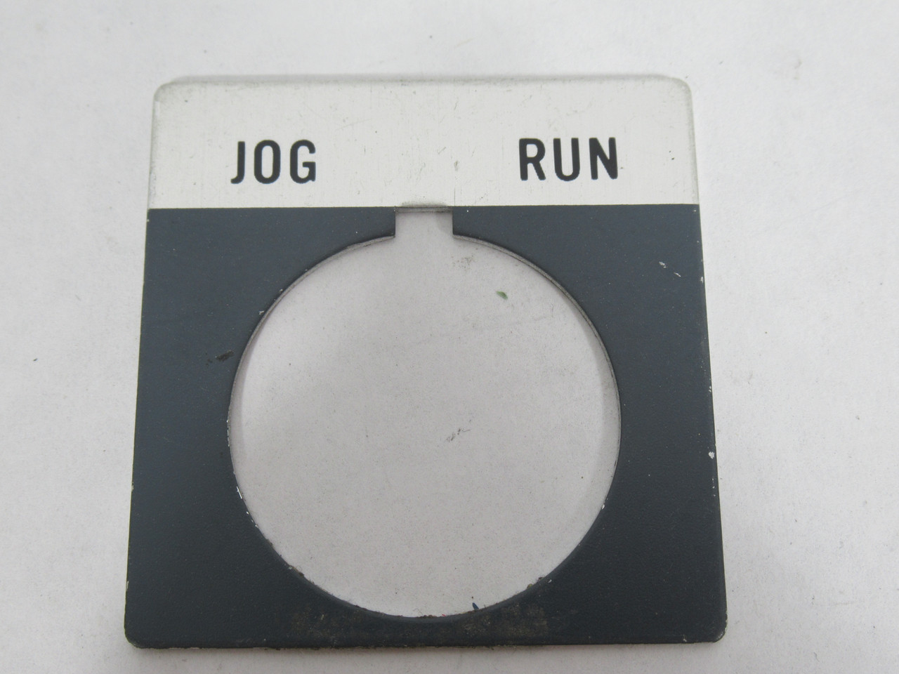 Allen-Bradley 800T-X520 Metal Push Button Legend Plate JOG RUN USED