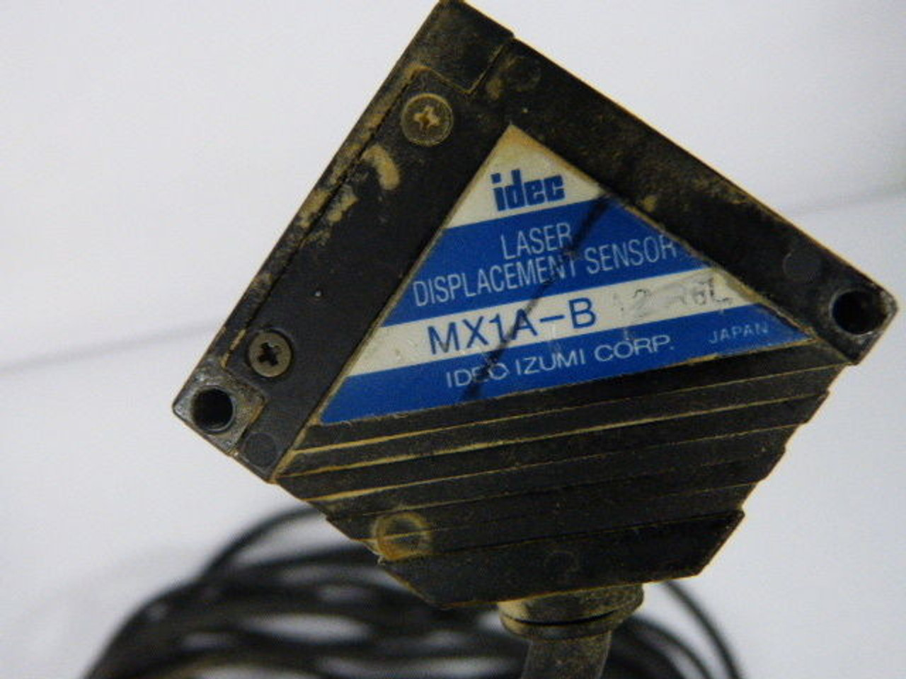 IDEC MX1A-B 12-R6L Laser Displacement Detection Sensor COSMETIC DAMAGE/DIRT USED