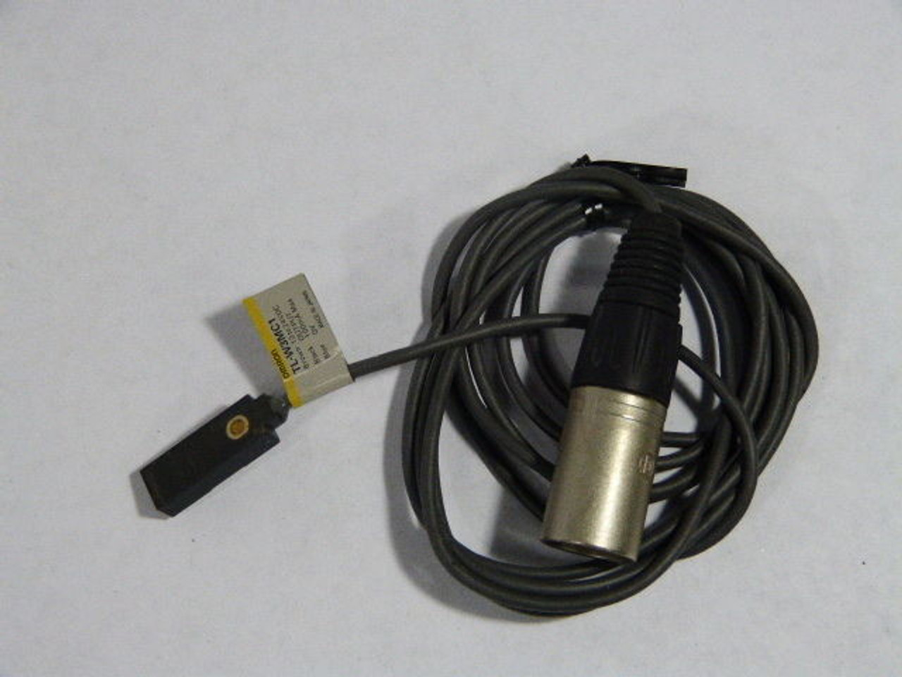 Omron TL-W3MC1 Inductive Proximity Sensor Assembly 100mA 3mm 12-24VDC USED