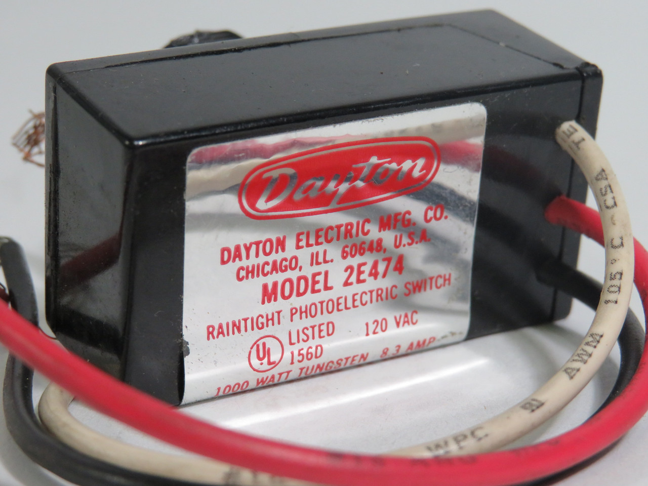 Dayton 2E474 Photoelectric Switch 120VAC 1000W 8.3A *Damaged Box* USED