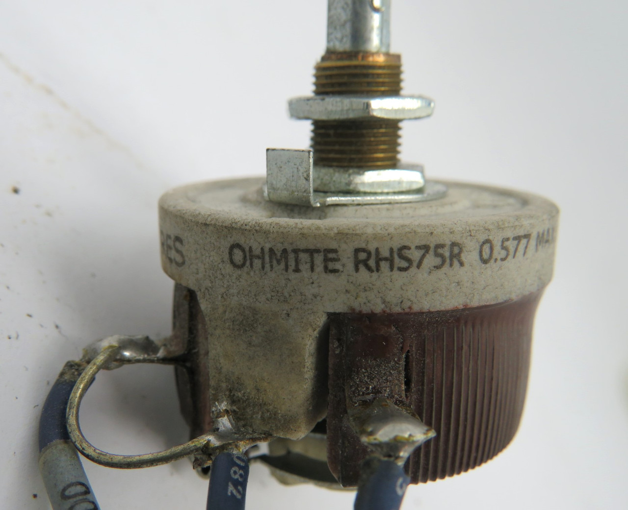Ohmite RHS75R Rheostat Wirewound 25W 750Ohm STD Shaft USED