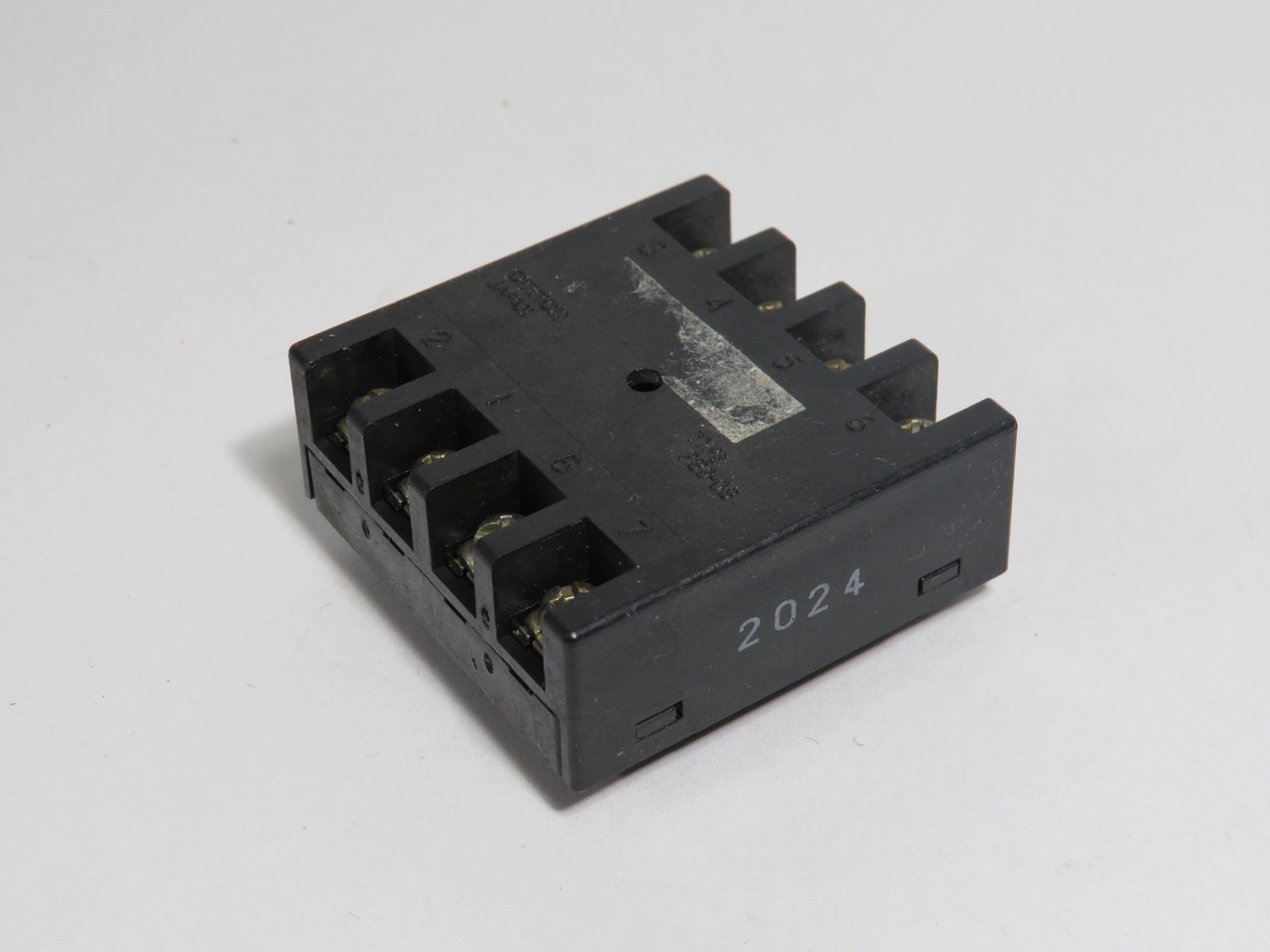 Omron P3G-08 Relay Socket 8 Pin *Specs Not Printed on Item* USED