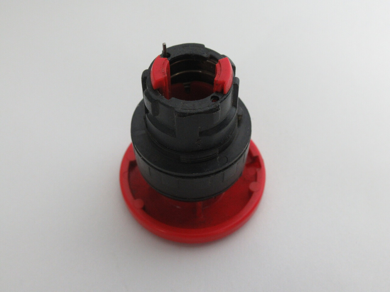 TE Connectivity RM065-2 Red Emergency Twist-to-Release Operator USED