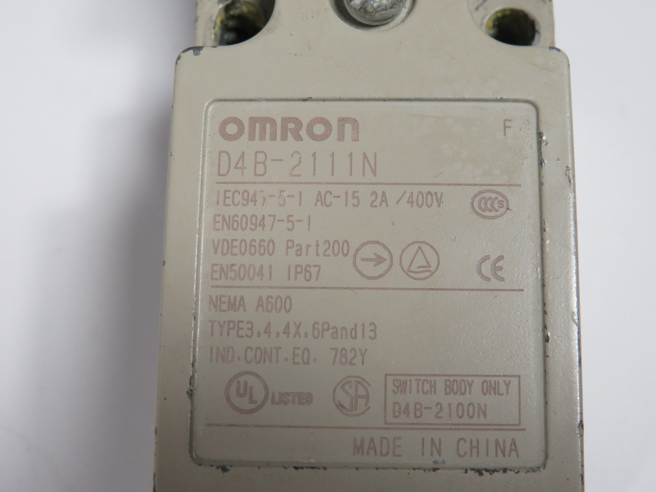 Omron D4B-2111N Limit Switch Roller Lever D4B70010N Head COSMETIC DAMAGE USED