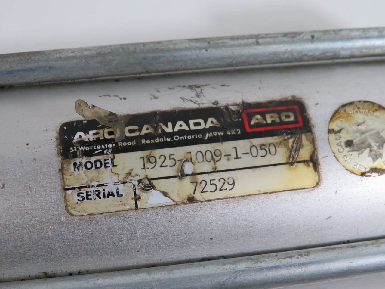 Aro Canada 1925-1009-1-1050 Pneumatic Cylinder Modified Shaft End USED