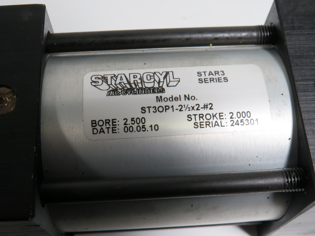 Starcyl ST3OP1-21/2X2-#2 Pneumatic Cylinder 2.5" Bore 2" Stroke USED