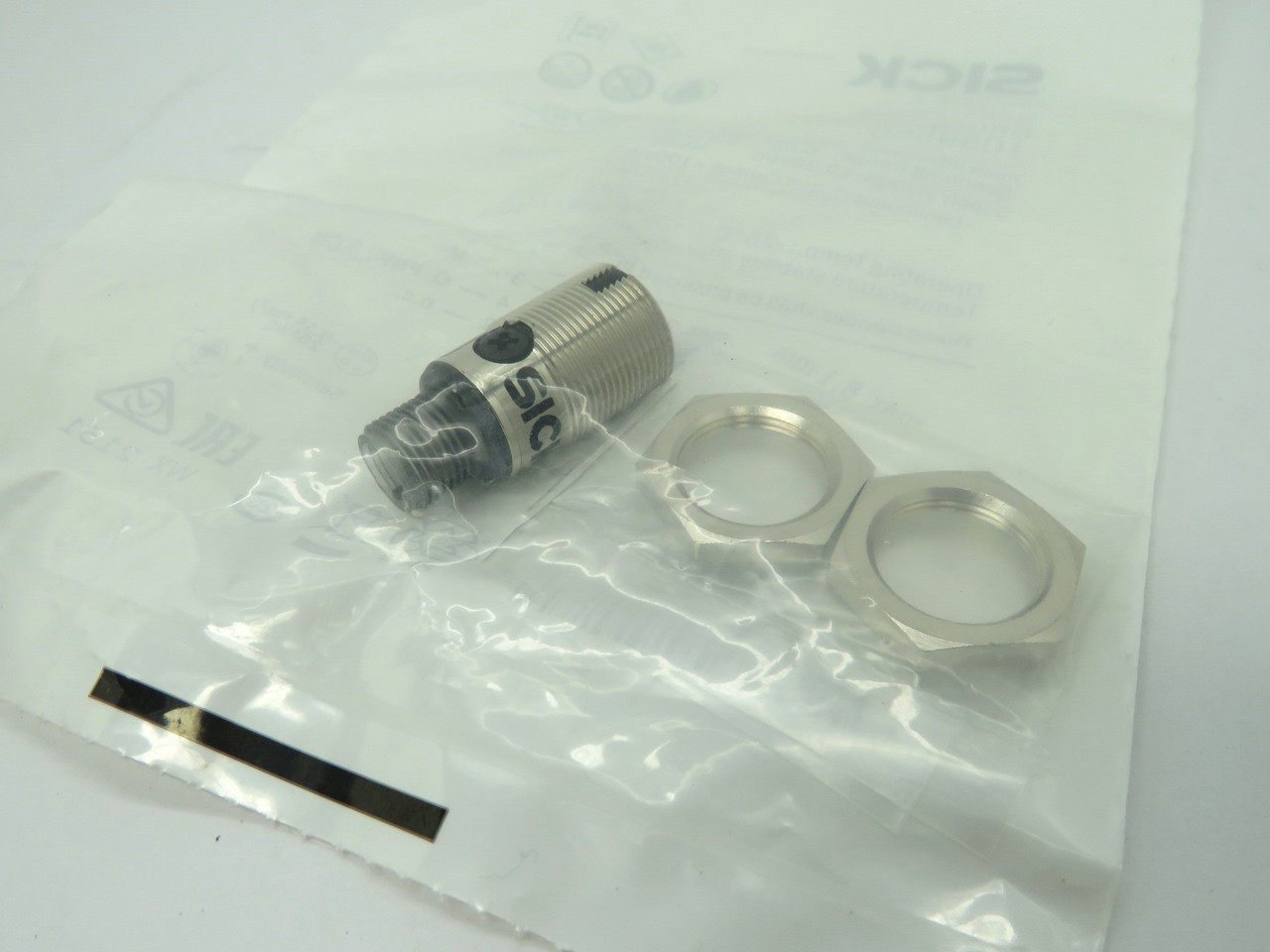 Sick GRL18SG-F2332 Photoelectric Sensor M18x1TD 10-30VDC NWB