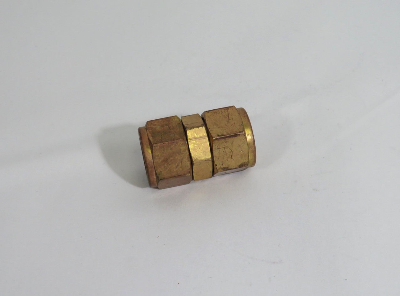 Swagelok B-810-6 Union 1" Tube Fitting Brass USED