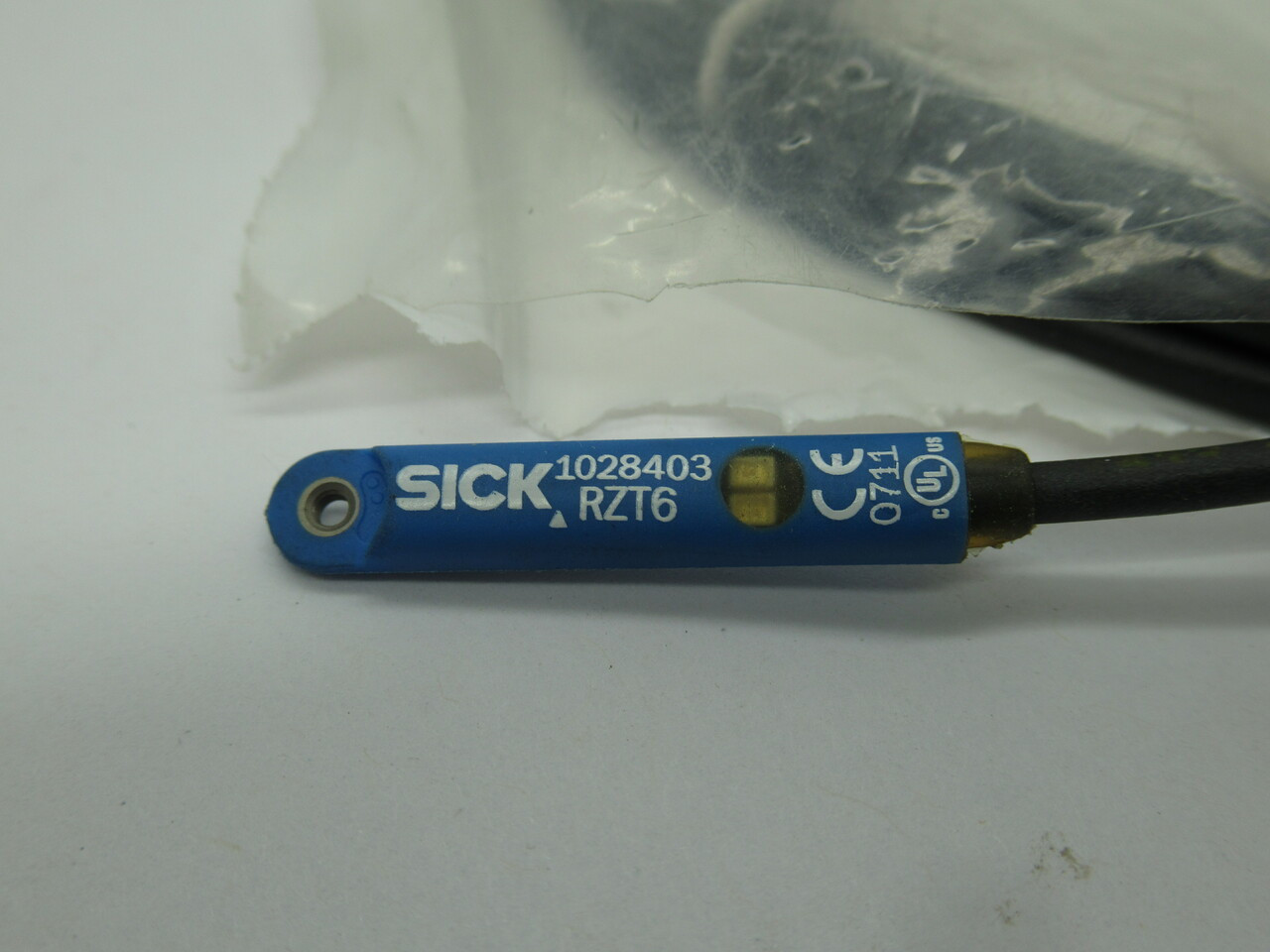 Sick RZT6-03ZRS-KRD T-Slot Cylinder Sensor 10-30VAC/DC NO SCREW/OPEN BAG NWB