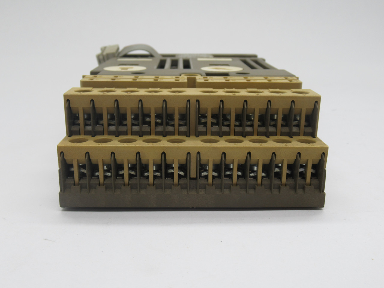 Siemens 6ES5-700-8MA11 I/O Bus Module Terminal USED