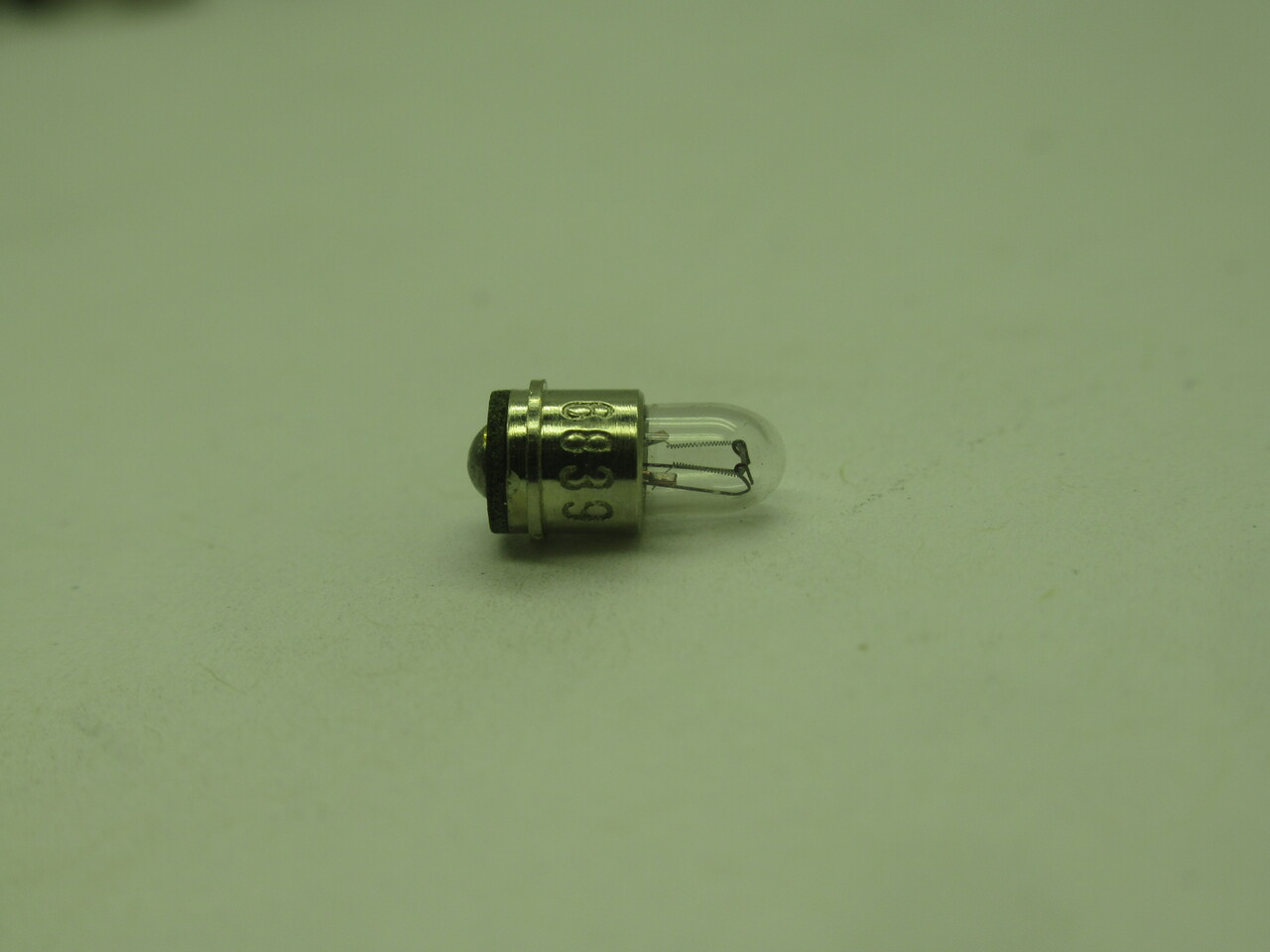 Mode Electronics 56-6839-0 Mini Bulb T1 Flange 28V .24A Lot Of 20 *Open Bag* NEW