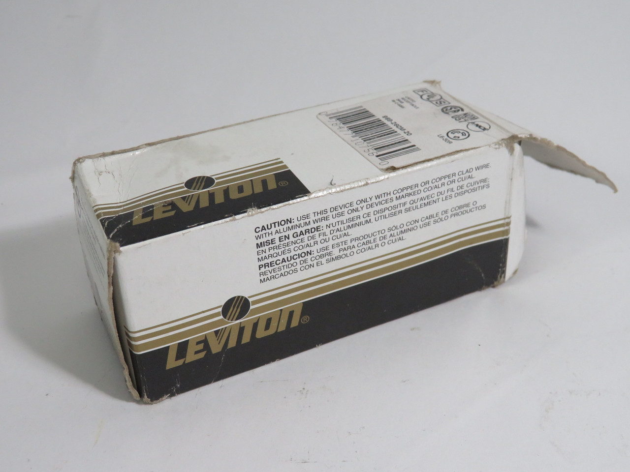 Leviton 26CM-20 Locking Receptacle 30A 250V 3W 2P Yellow *Damaged Box* NEW