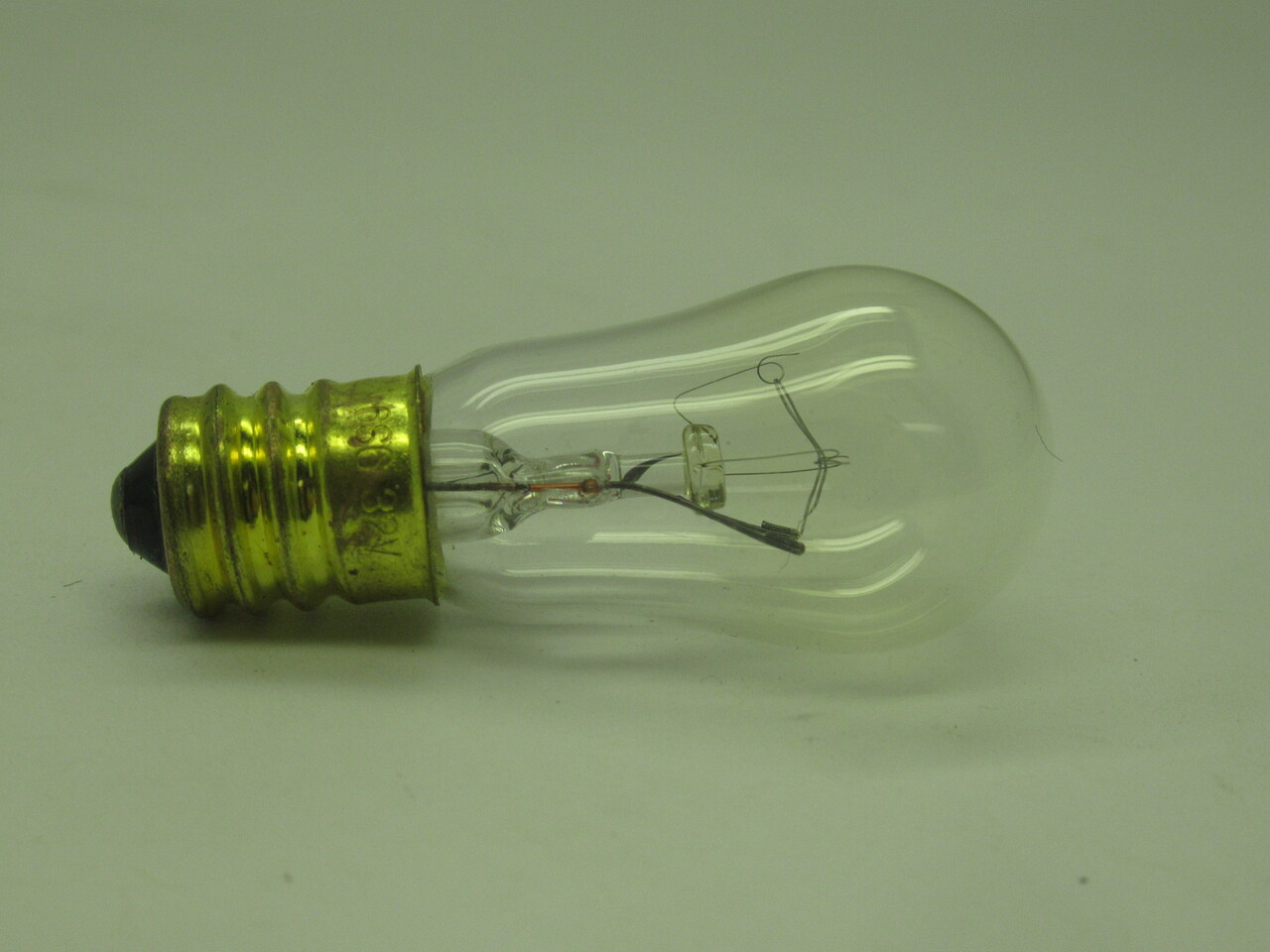 Spectro 6S6-32V-CAN Mini Bulb Candelabra Base 6W 32V Lot Of 8 NEW