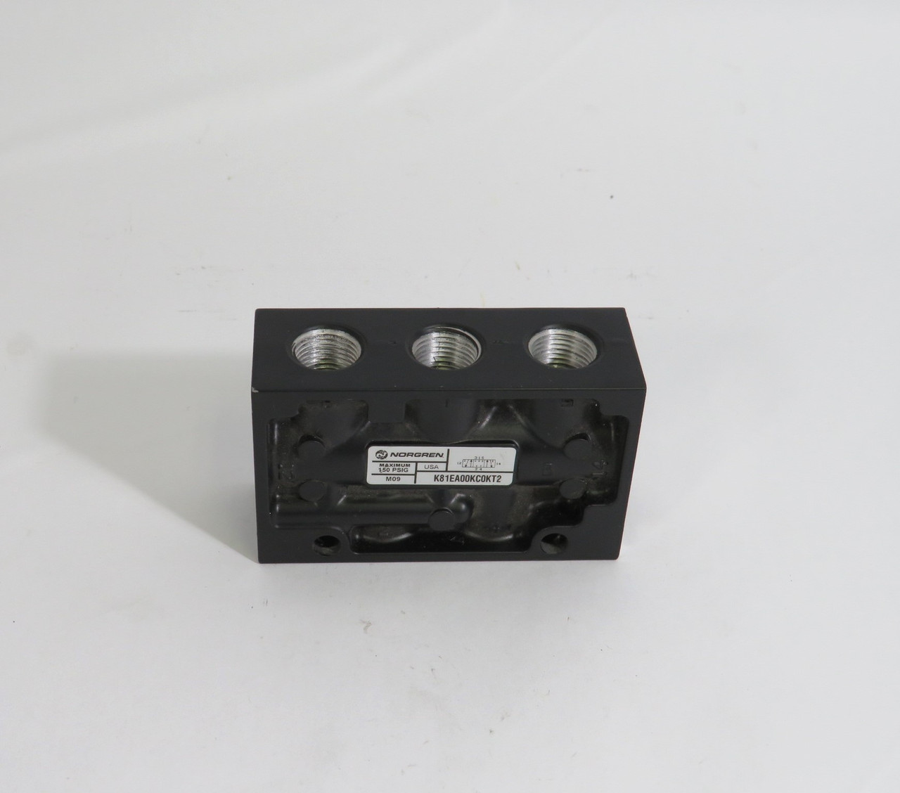 Norgren K81EA00KC0KT2 Pneumatic Valve Base 3/8"NPT 150PSI SHELF WEAR USED