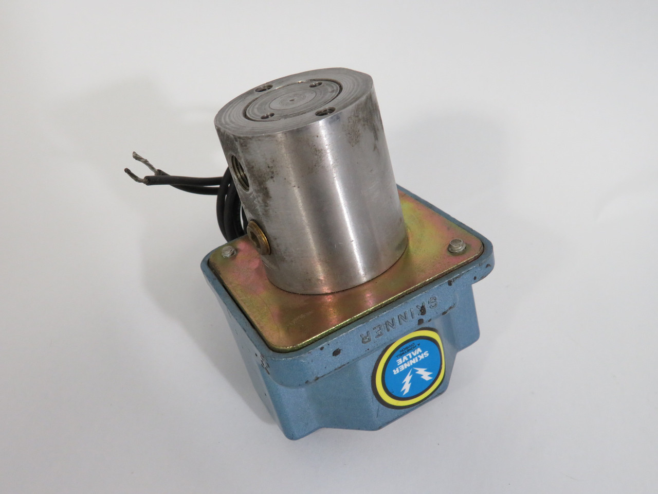 Skinner A11LB13002 Solenoid Valve 3000 psi 21W 120V@60Hz 110V@50Hz USED
