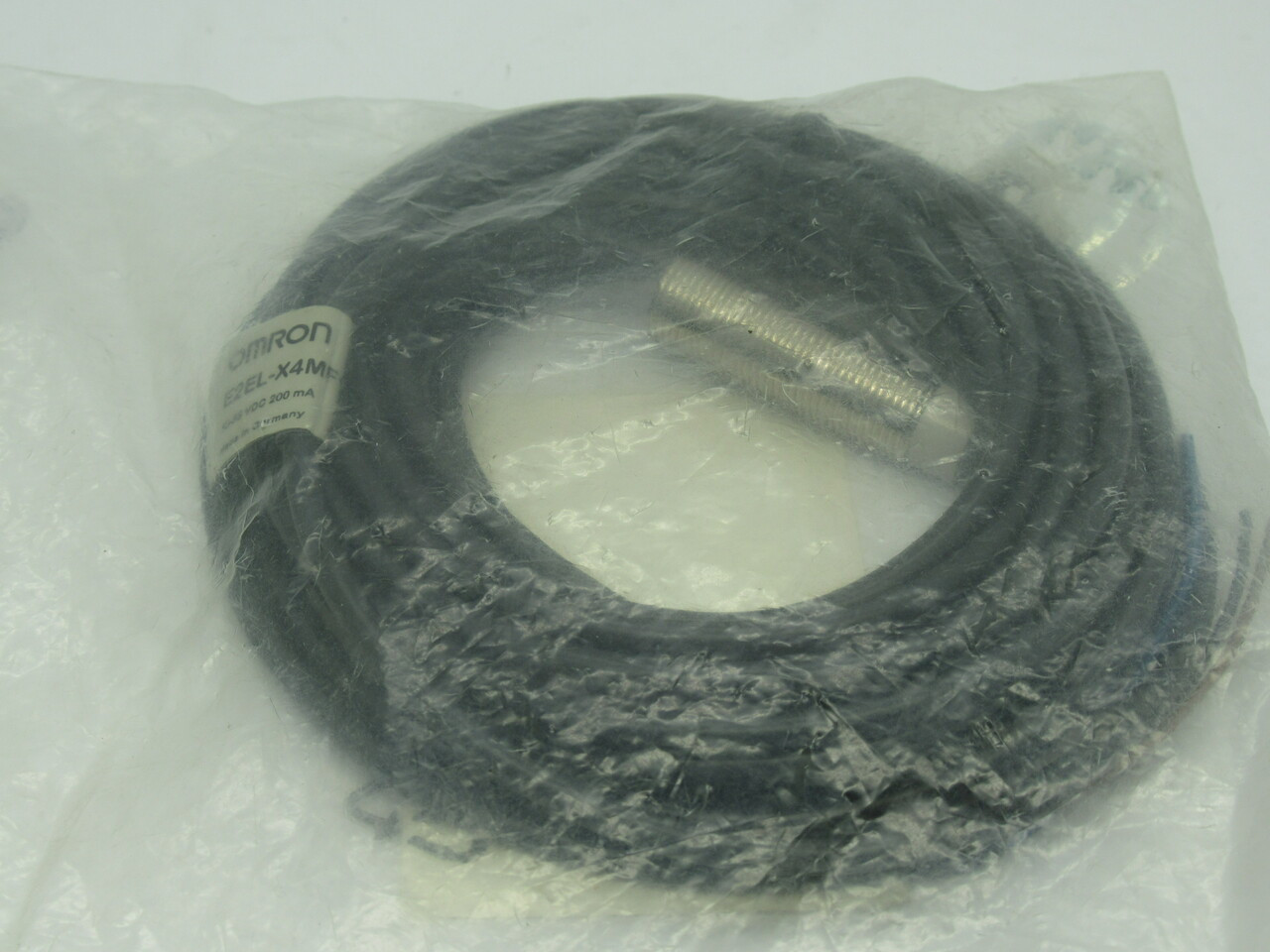 Omron E2EL-X4MF1-5M Proximity Switch 10-35VDC 200mA Cable 5m NWB