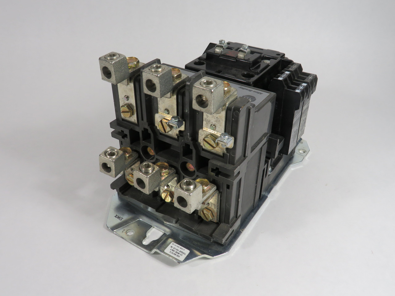 Allen-Bradley 500F-DOD930-90011 Feed-Through Contactor Ser A MISSING SCREWS USED