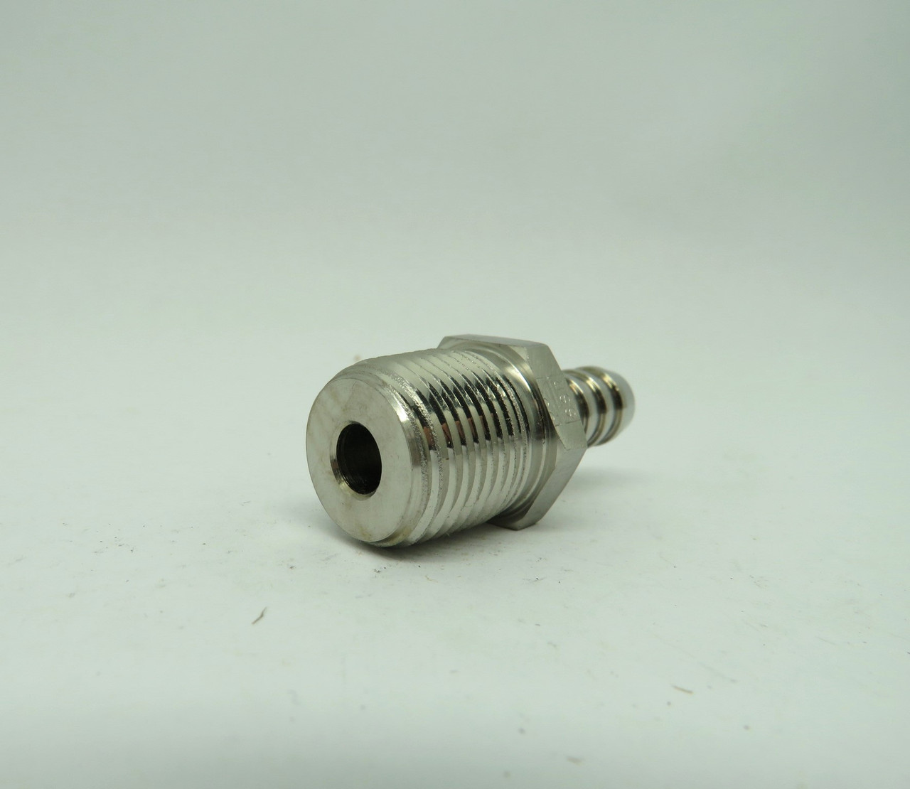 Parker 8-8-B2HF Barbed 1/2" Connector To Male Pipe Stainless Steel NOP