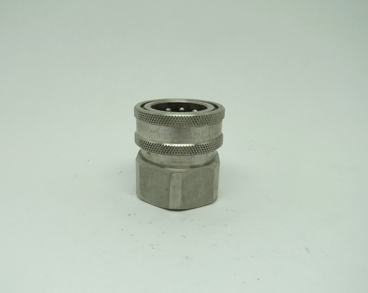 Parker PHC12-12F Threaded 3/4" Snaptite Steel Coupler Unvalved *Rust* USED