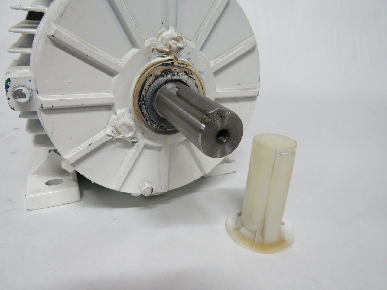 Brook Crompton 1HP 1145RPM 575V 145T TEFC 3Ph 1.30A 60Hz USED