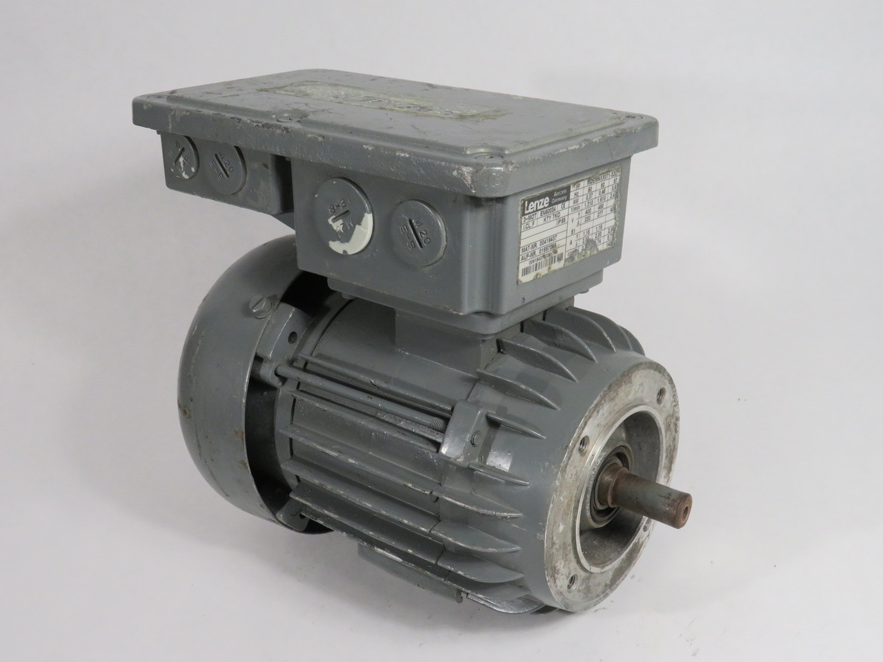 Lenze 0.37/0.45/0.67kW 1310/1610/2410RPM 3Ph *MISSING KEY/SHAFT DAMAGE* USED