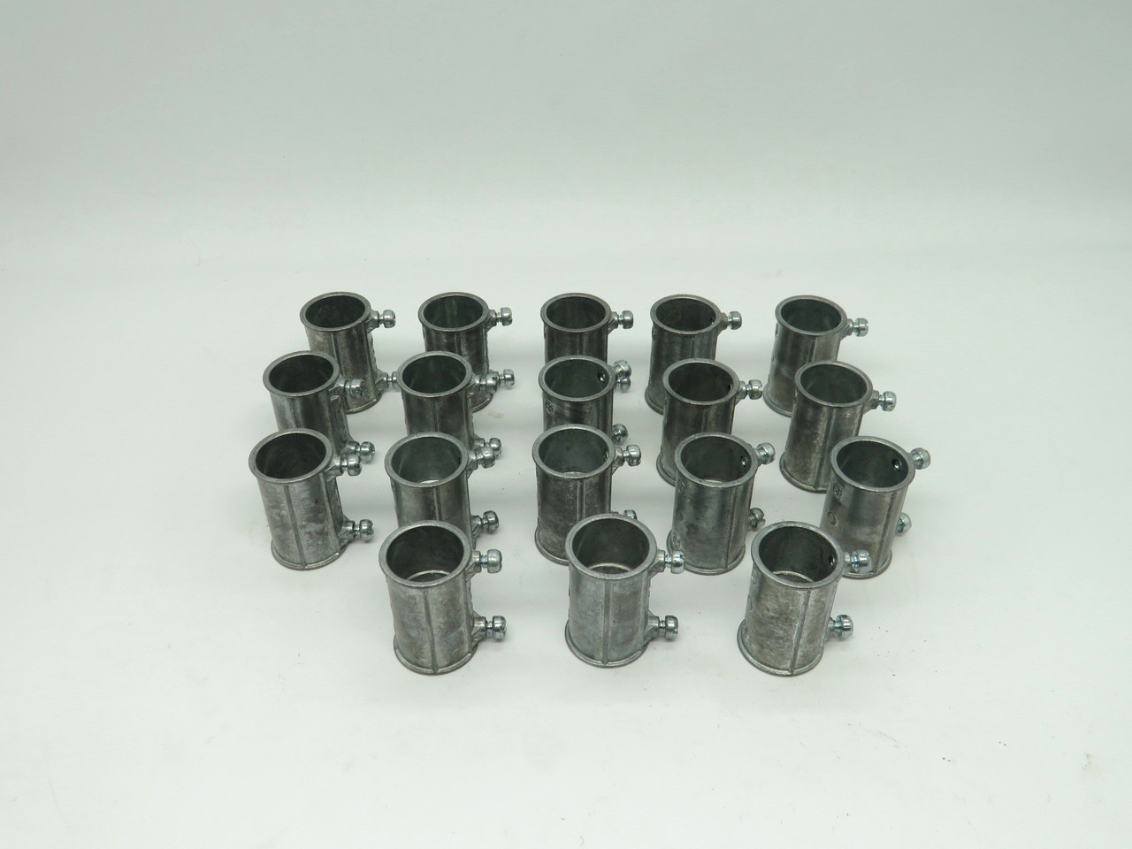 Cooper Crouse Hinds 461DC 3/4" Conduit Coupling Lot of 18 *Open Box* NEW