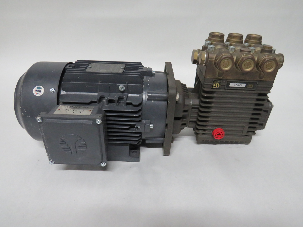 General Pump EZ2542 C/W Techtop 3HP 3490RPM 575V 145TC TEFC 3Ph 2.9FLA 60Hz USED