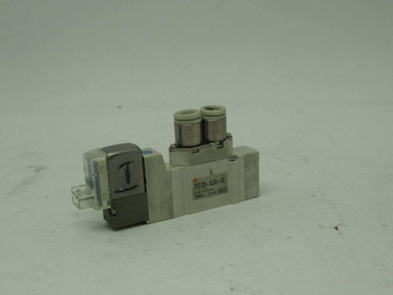 SMC SY3120-5LOU-C6 Solenoid Valve 24VDC 2Pos Single Action 0.15-0.7MPa USED