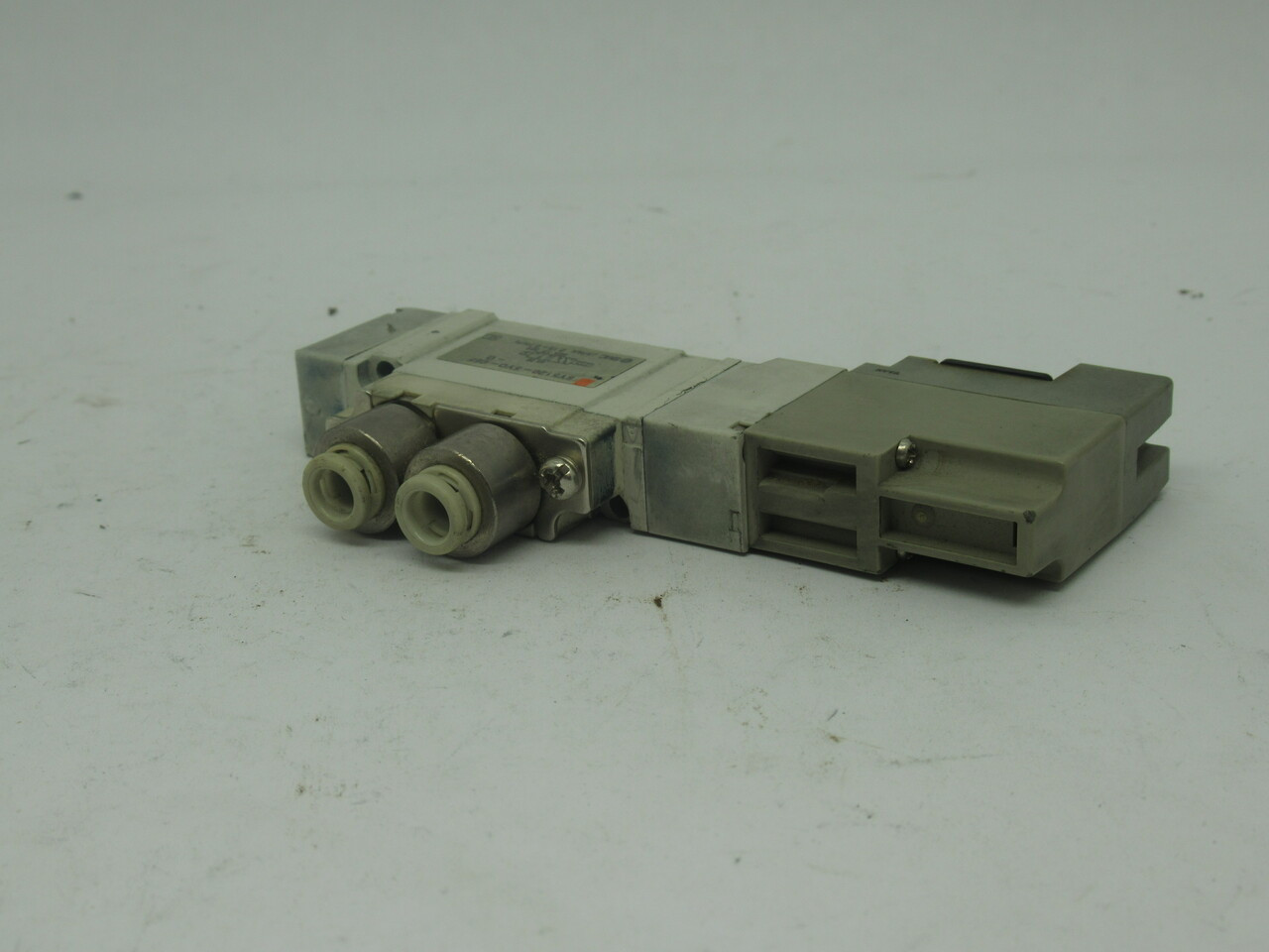 SMC SY5120-5YO-C6F-Q Solenoid Valve 24VDC 0.15-0.7MPa USED