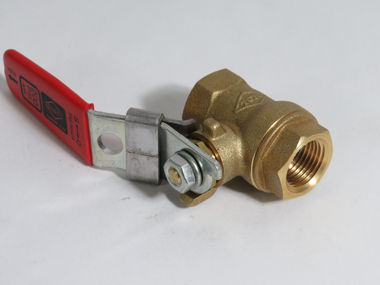 Toyo Red-White 5042A-3/8 Brass Ball Valve 3/8" NPT 200Psi NWB