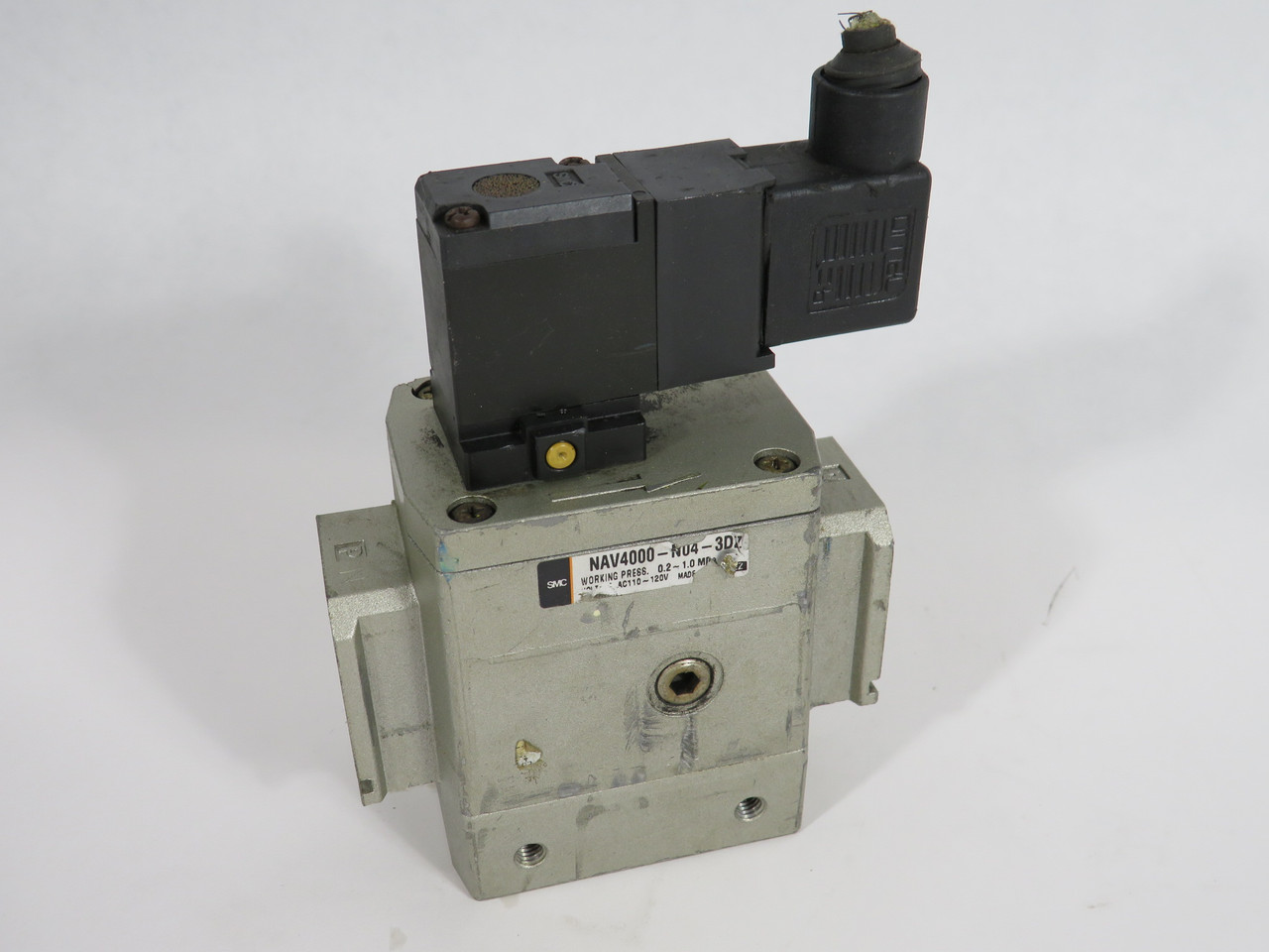 SMC NAV4000-N04-3DZ Soft Start Valve 88-132AC@50Hz 94-138AC@60HZ *COS DMG* USED