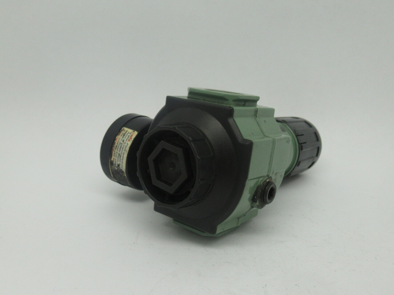 Lincoln 602009 Pneumatic Regulator 300/150psig 1/2"NPT C/W Gauge USED