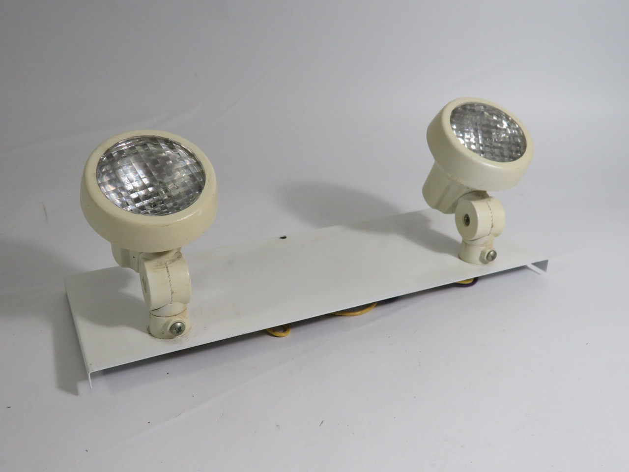 Luminaire 110823 Double Safety Light Assembly 6V 9W USED