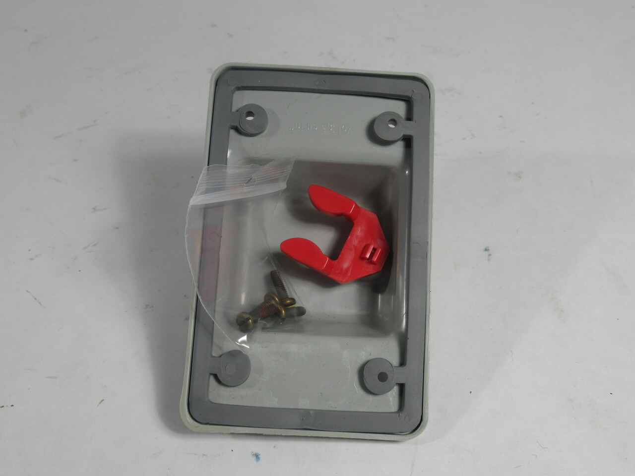 Scepter VSC1510 Weatherproof Toggle Switch Cover Single Gang NOP