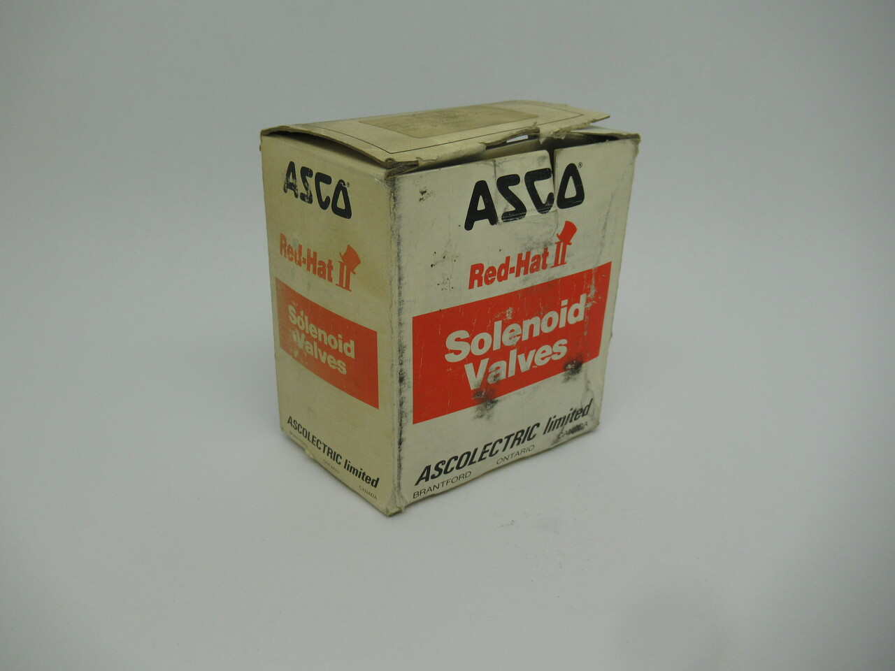 Asco 8210G95 Solenoid Valve 3/4" 240VAC 10.1W 150Psi *Damaged Box* NEW