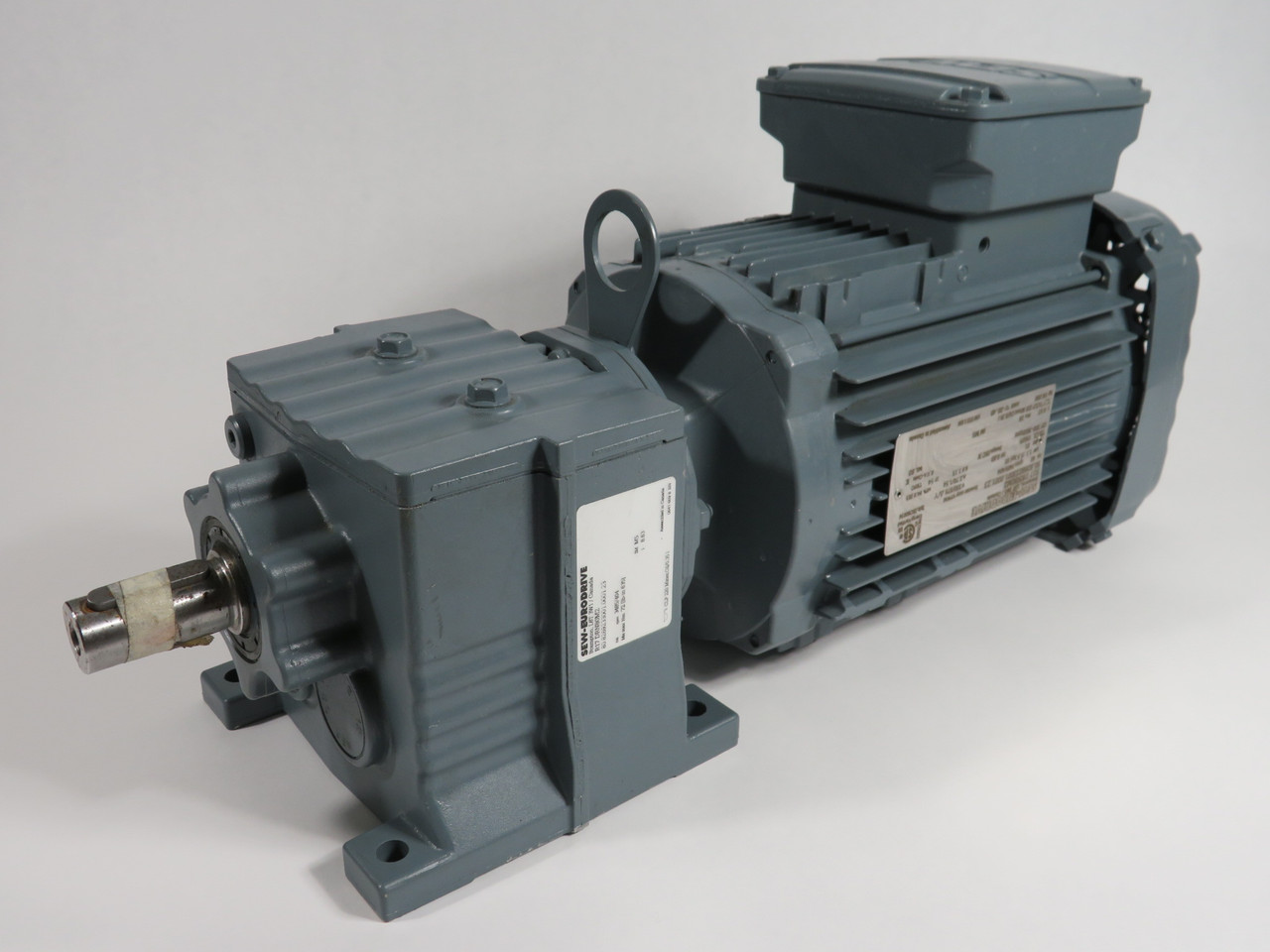 Sew-Eurodrive AC Gearmotor 8.63:1 26Nm 1.5HP 3485/404RPM SHELF WEAR USED