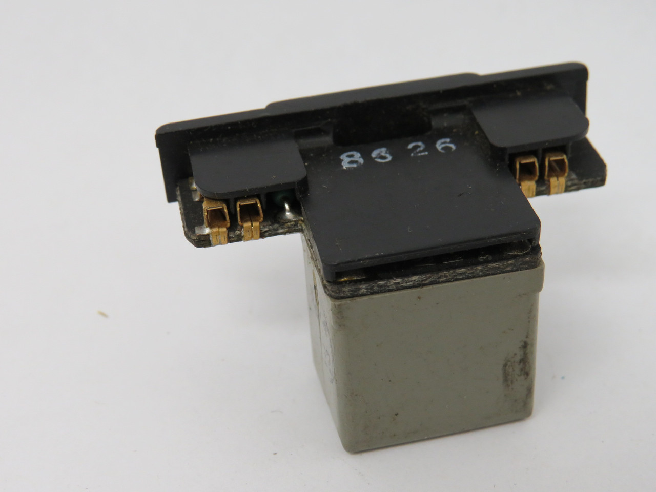 Electronics Corp. of America 8-592 Plug-In Output Module .75A 24-240VAC 1P USED