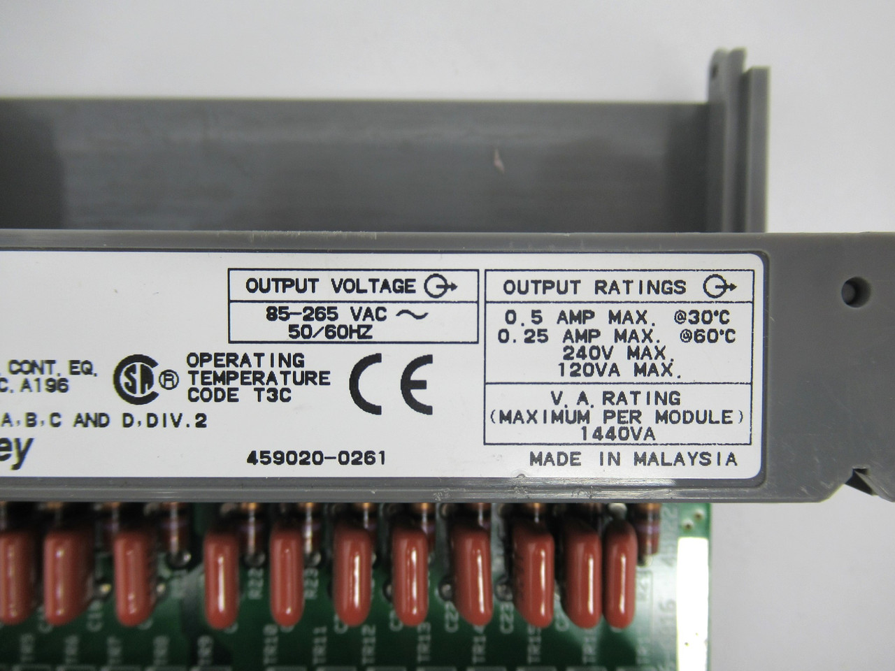 Allen-Bradley 1746-OA16 Output Module Ser D 85-265VAC *No Door/Terminal* USED
