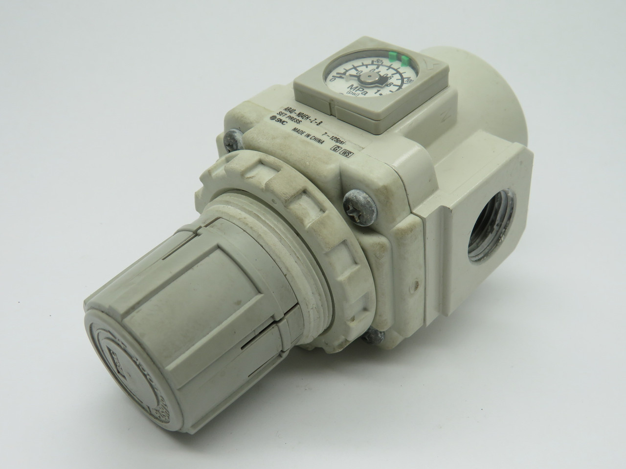 SMC AR40-N04EH-Z-B Regulator 1/2" NPT 7-125psi SHELF WEAR USED