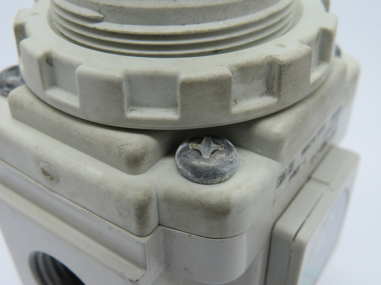 SMC AR40-N04EH-Z-B Regulator 1/2" NPT 7-125psi SHELF WEAR USED