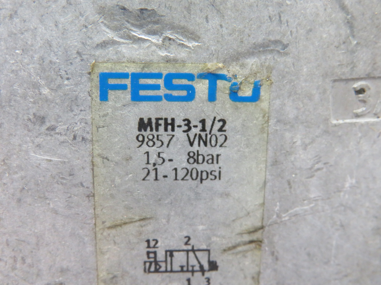 Festo 9857 MFH-3-1/2 3/2 Solenoid Valve 1,5-8 bar G1/2 21-120 PSI *COS DMG* USED