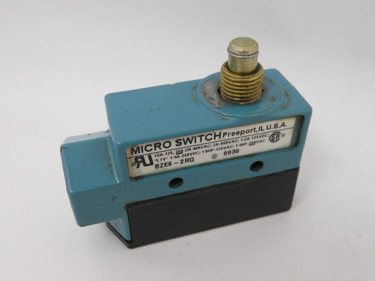 Microswitch BZE6-2RQ Limit Switch 15A@125/250/480AC 2A@600AC *No Top Bolt* USED